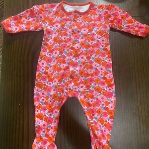 EUC Magnificent Baby Magnetic Sleeper